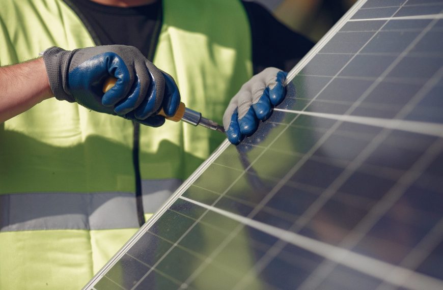 Comienza las obras de tres plantas fotovoltaicas en el Bajo Guadalquivir, por valor superior al millón de euros